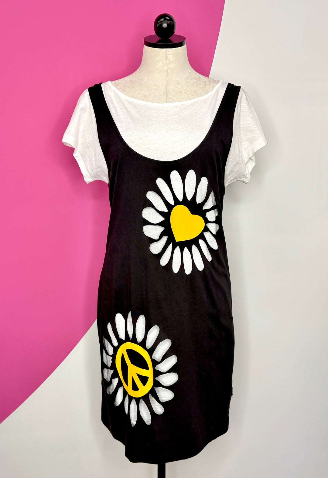 DREAM DRESSES  Tagged "Moschino Couture"  UpScaleIT
