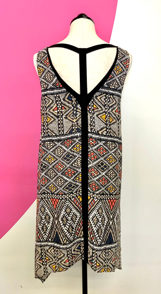 BCBGMAXAZRIA TIAN HANDKERCHIEF DRESS - S UpScaleIT BCBGMAXAZRIA TIAN HANDKERCHIEF DRESS - S UpScaleIT